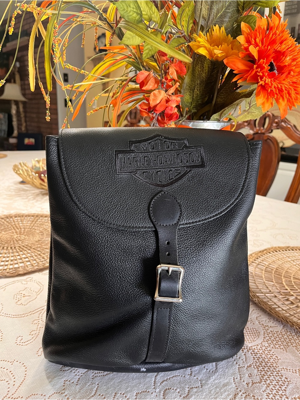 Harley-Davidson Black Leather Buckle-Front Menโs Backpack